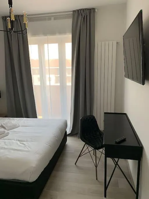 Appartamento Trilocale Con Vista E Due Bagni Vicino Citylife Milano