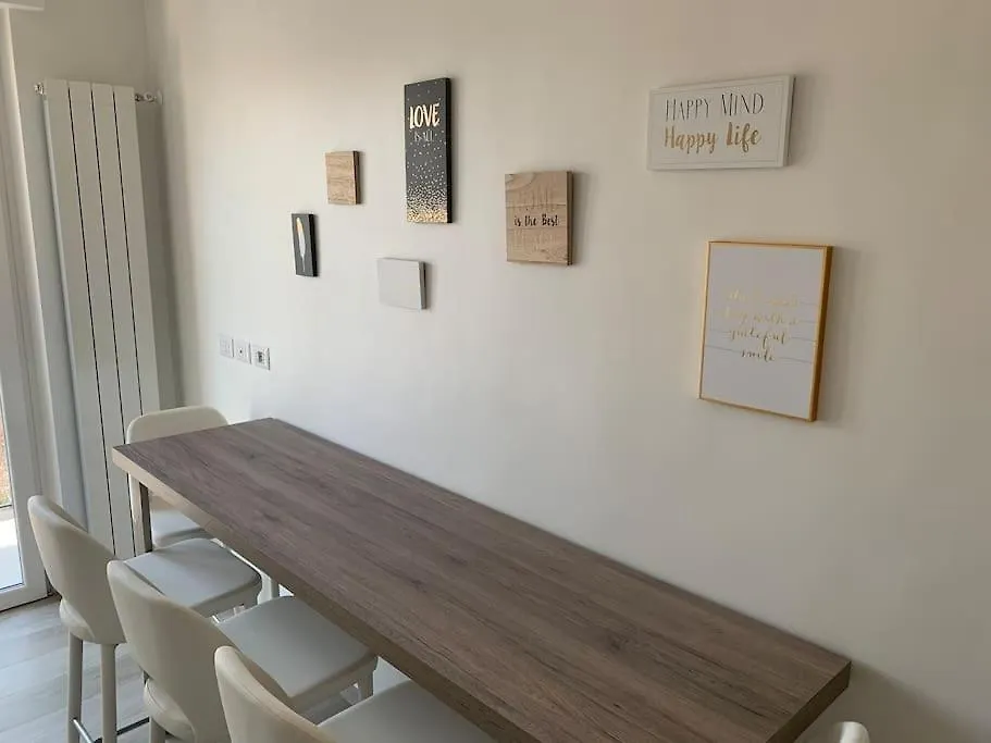 Apartmán Trilocale Con Vista E Due Bagni Vicino Citylife Milán
