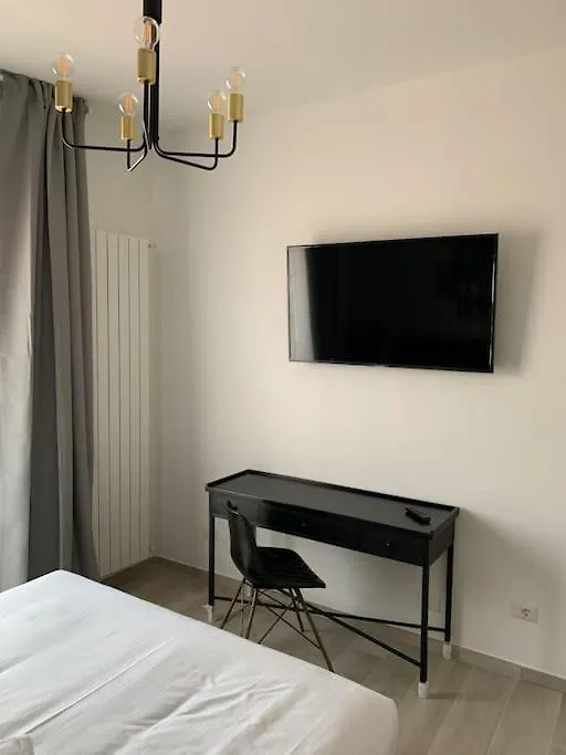Trilocale Con Vista E Due Bagni Vicino Citylife Milan